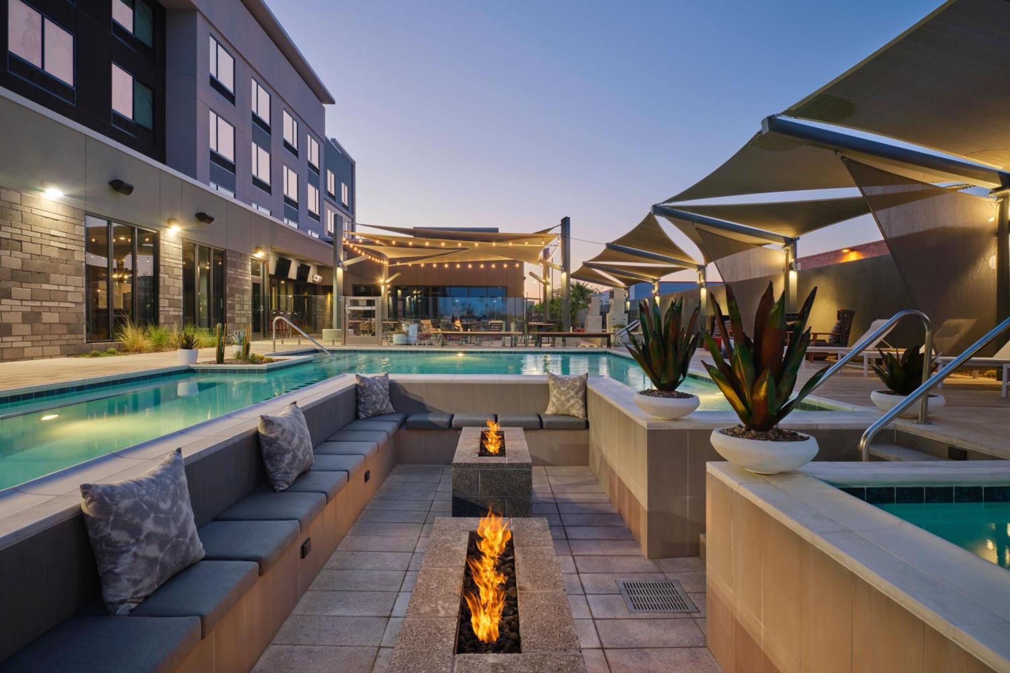 Fairfield Inn & Suites By Marriott Tempe Exterior photo